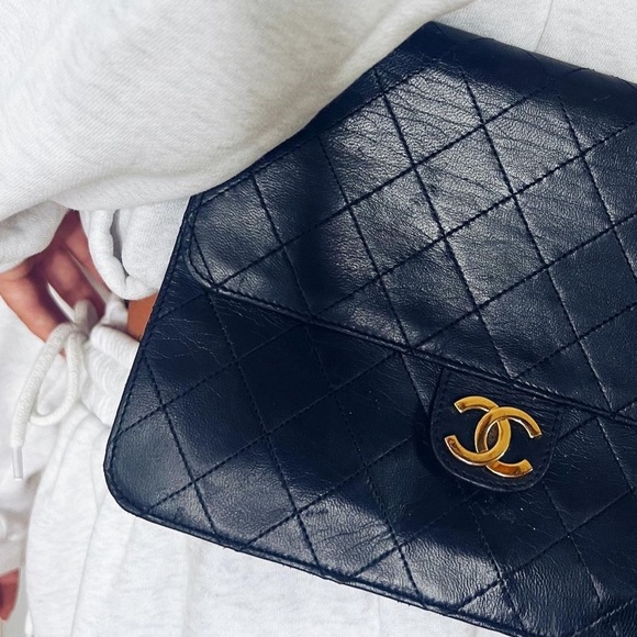 VINTAGE Chanel Shoulder Crossbody Flap Bag - Picture 2 of 14